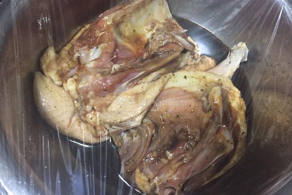 香酥蜜制鸭腿的做法图解3