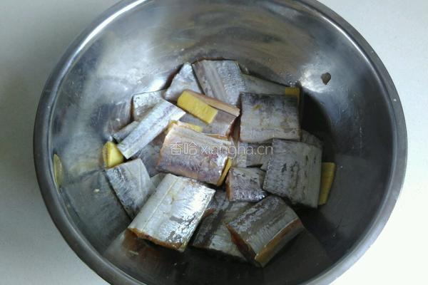 茄汁带鱼的做法图解2