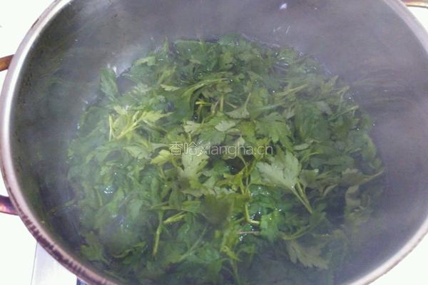 菊花叶蛋花汤的做法图解3