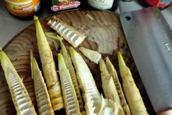 春笋酿肉的做法图解1