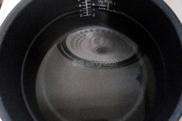 莲藕排骨汤的做法图解3