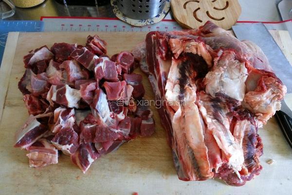 正宗炖牛肉的做法图解1