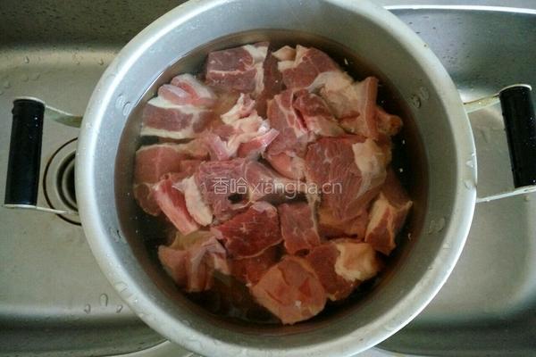 正宗炖牛肉的做法图解2