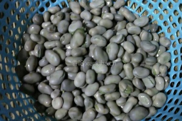 酸菜胡豆的做法图解1