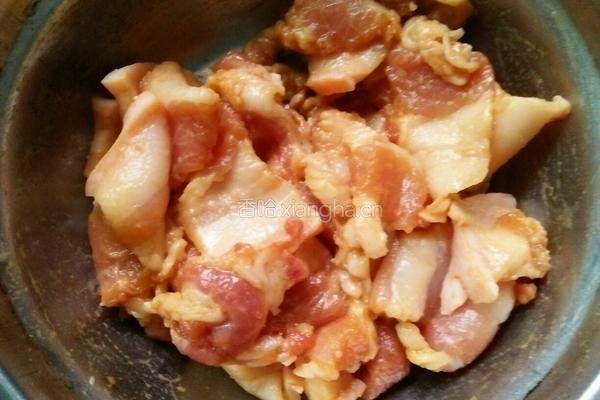 包菜炒肉片的做法图解3