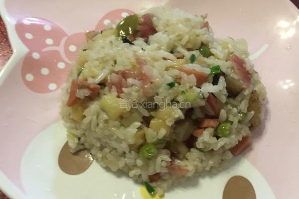 土豆香肠腊肉焖饭