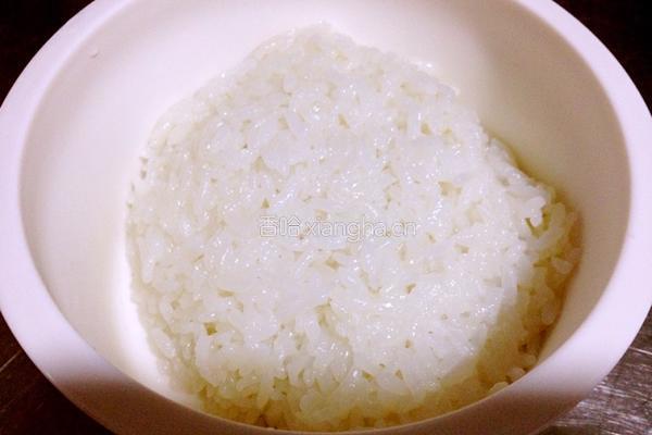 蛋炒饭的做法图解1
