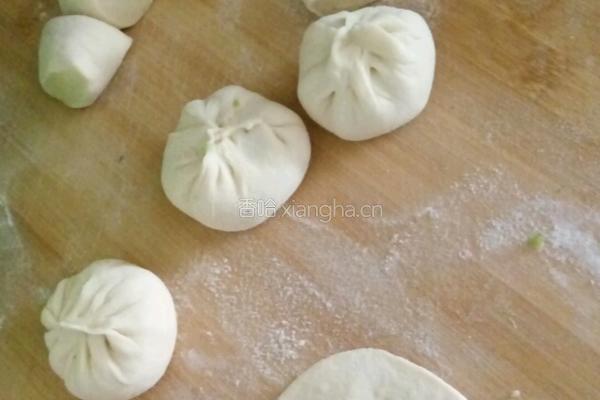 肉末青菜煎包的做法图解3