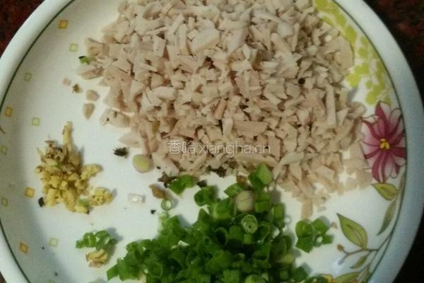 肉圆酸菜面的做法图解1