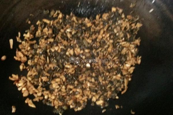 肉圆酸菜面的做法图解3