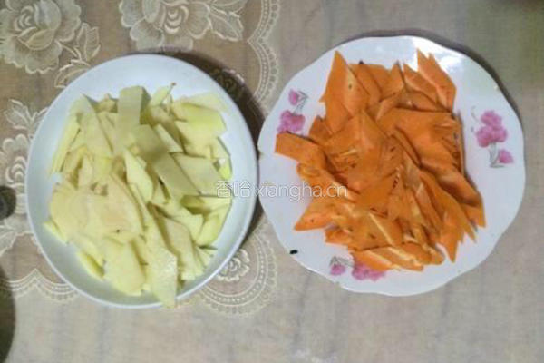 素炒土豆片的做法图解1