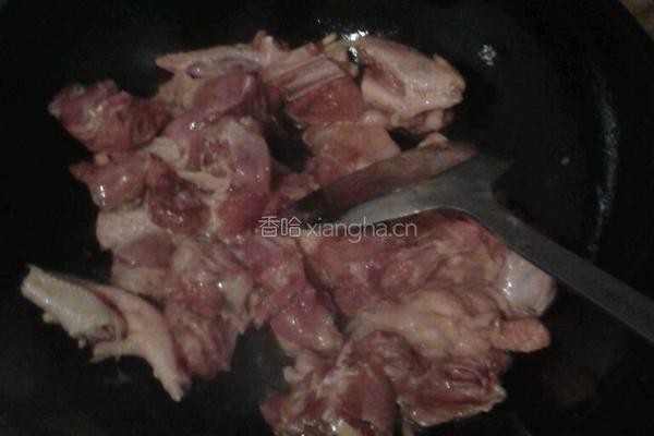香菇炒滑鸡的做法图解3