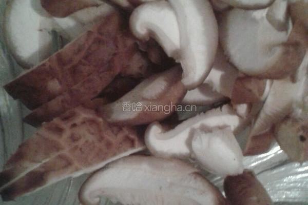 香菇炒滑鸡的做法图解5
