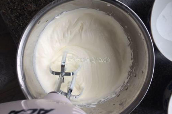 草莓慕斯的做法图解5