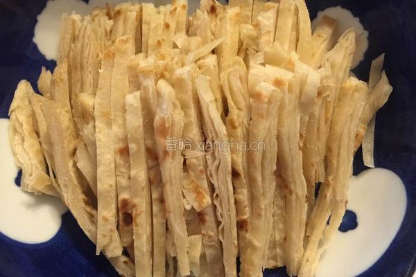 鸡丝黄豆芽炒饼的做法图解2