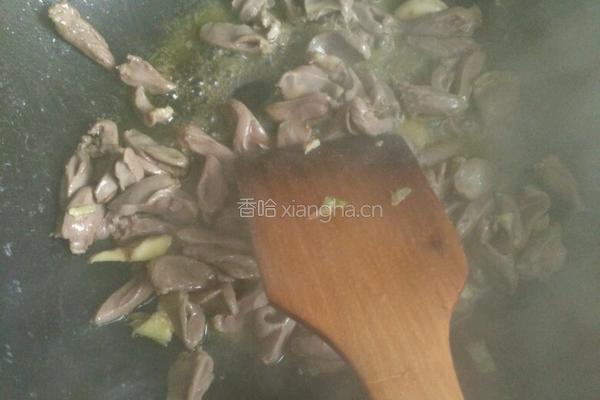 酸辣鸡心的做法图解3