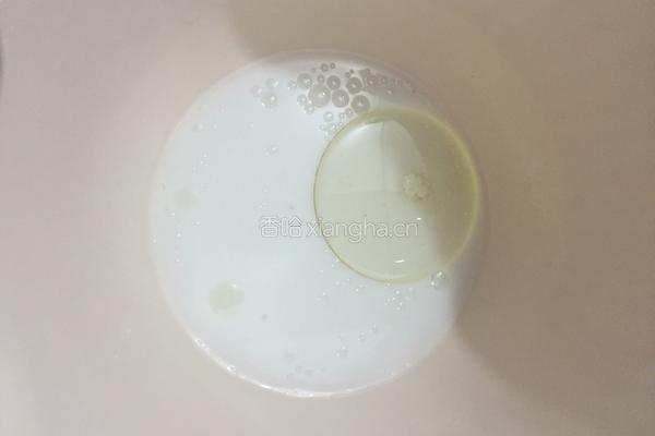 清蒸戚风蛋糕的做法图解2