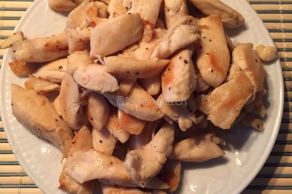 菠萝海鲜鸡柳炒黑糙米饭的做法图解7