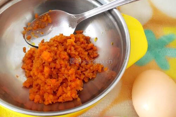 胡萝卜鸡蛋米汤羹（宝宝食谱）的做法图解4