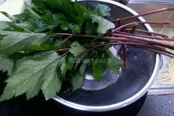 益母草煎蛋的做法图解1