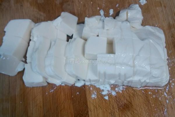 鲫鱼豆腐汤的做法图解2