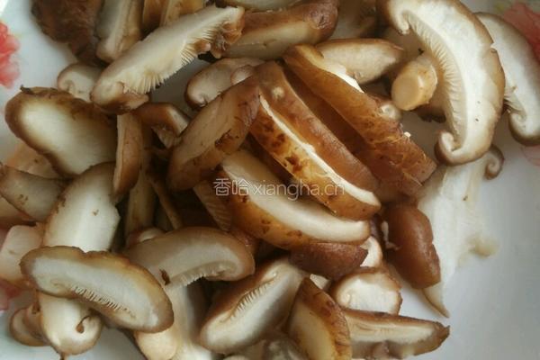香菇滑鸡的做法图解4