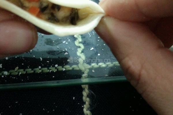 白菜猪肉饺子(麦穗饺子包法)的做法图解8