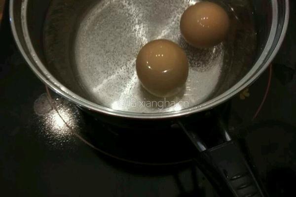电磁炉科学煮糖心蛋的做法图解1