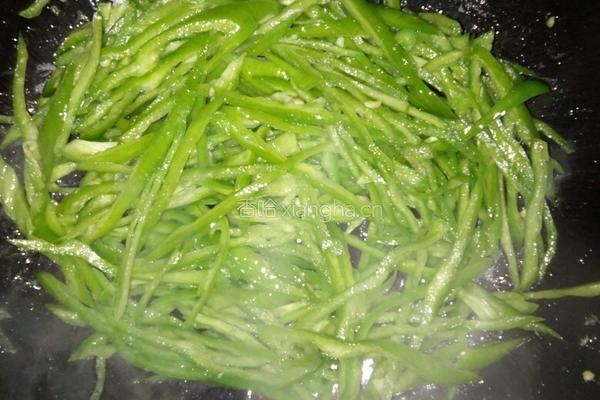 青椒炒鸡蛋的做法图解4