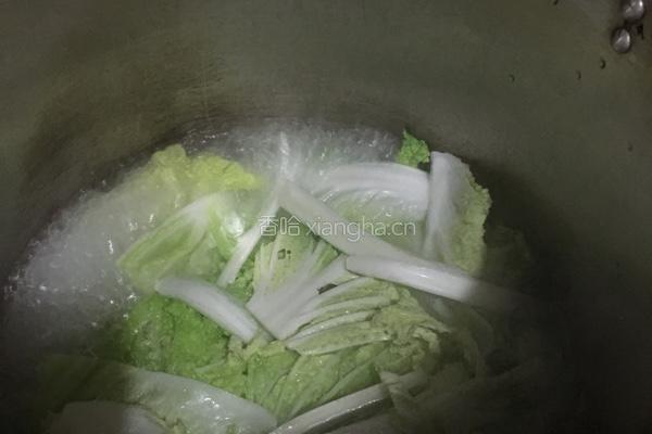 干瑶柱虾米白菜汤的做法图解5