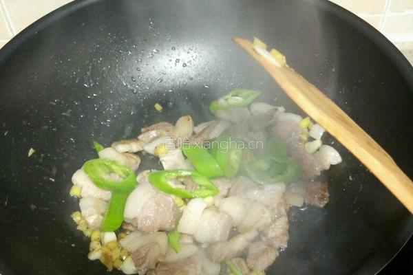 手撕包菜炒肉片的做法图解5