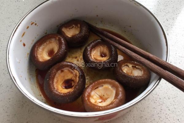油菜酿香菇的做法图解2