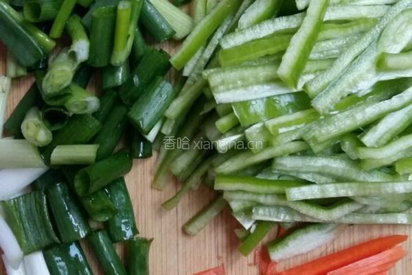 炒凉皮的做法图解2