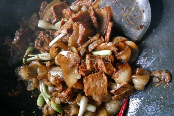 藠头回锅肉的做法图解5