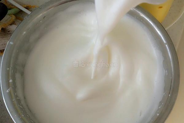 蔓越莓蛋糕卷的做法图解6