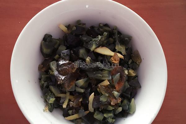 皮蛋瘦肉粥（十五分钟）的做法图解2