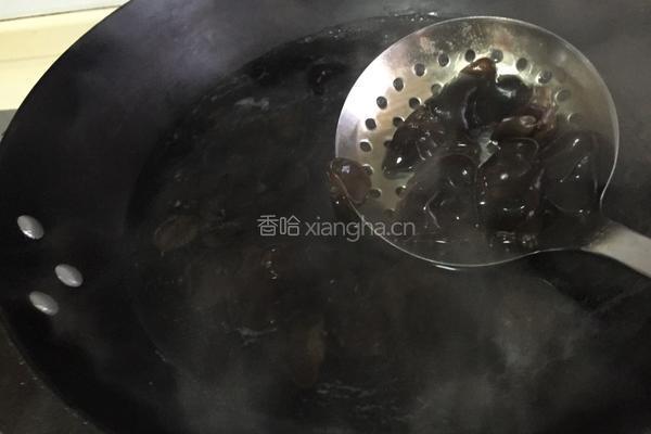 凉拌黑木耳的做法图解3