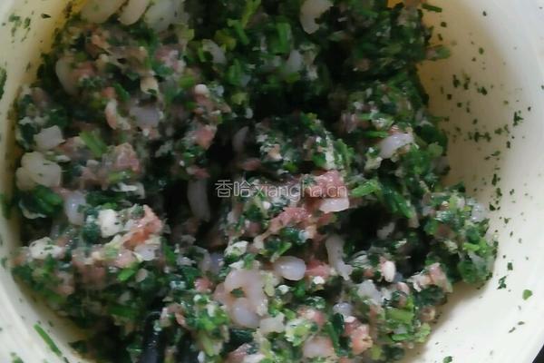 荠菜虾肉大馄饨的做法图解1