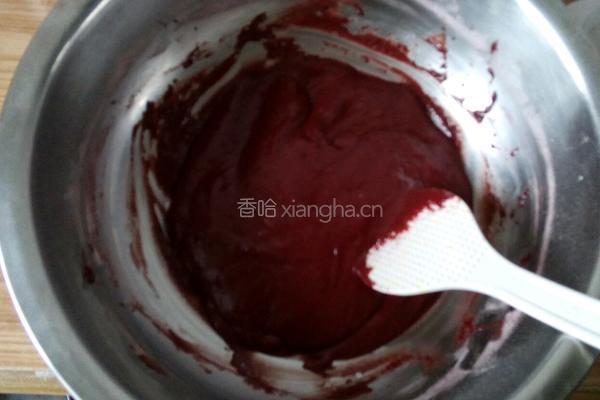 红丝绒蛋糕卷的做法图解1
