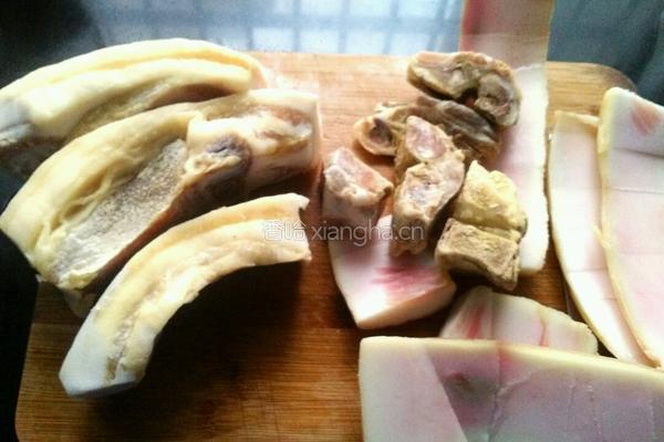毛笋炖腌肉的做法图解2