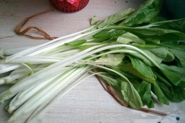 腌菜花炒肉的做法图解1