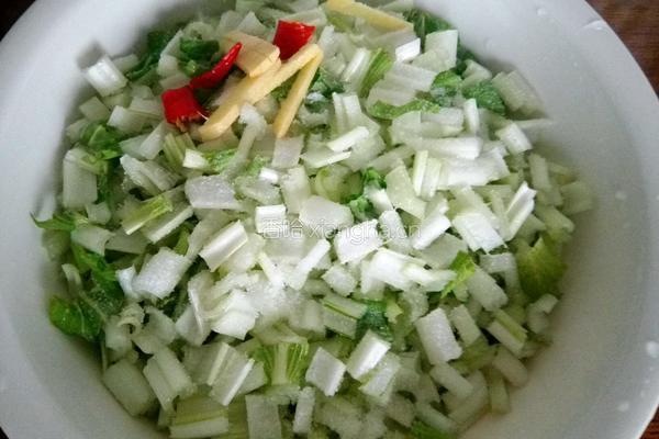 腌菜花炒肉的做法图解3