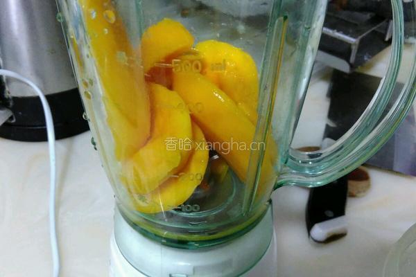 芒果酸奶的做法图解1