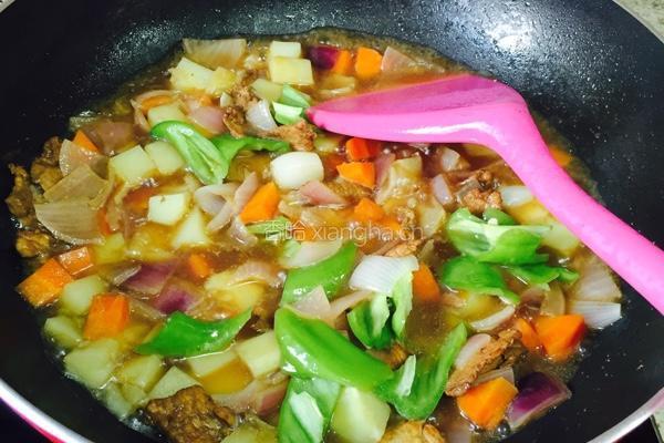 简约快手咖喱牛肉的做法图解5