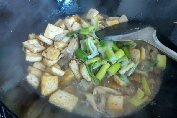 蘑菇炒豆腐的做法图解9