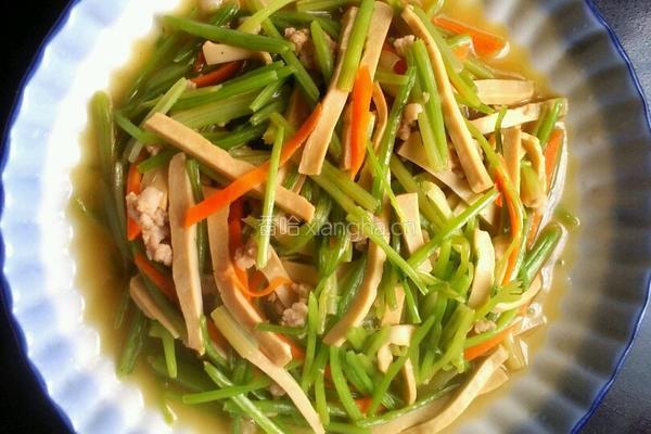 芹菜炒肉末