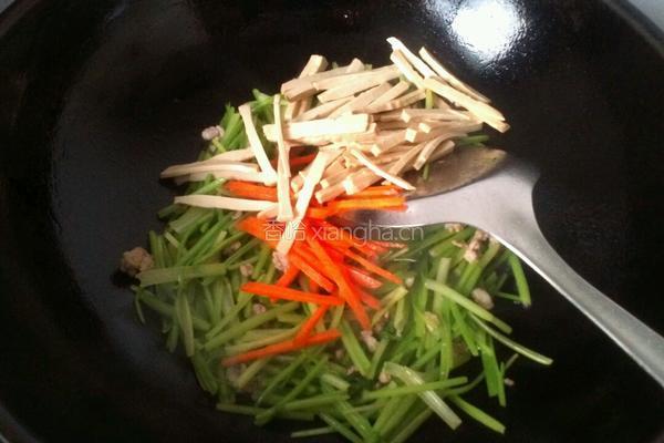 芹菜炒肉末的做法图解4