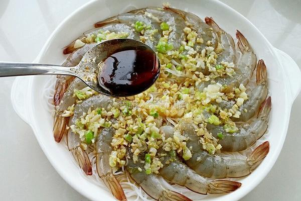 蒜蓉粉丝蒸大虾的做法图解8