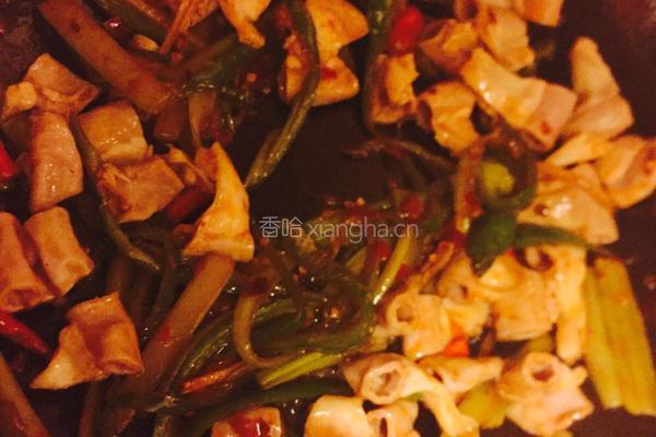 芹菜炒粉肠的做法图解6