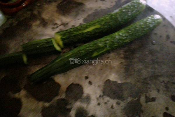凉拌青瓜的做法图解1
